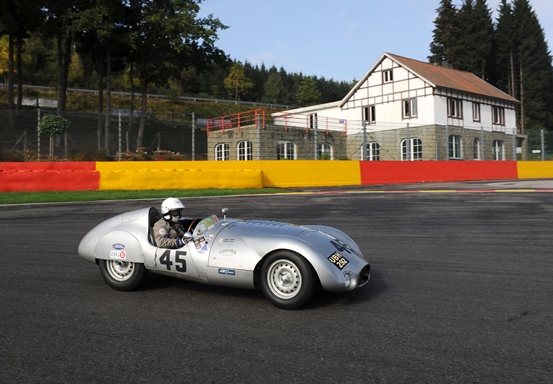 The Cooper T33 of Derek Hood and John Young competed in the combined Woodcote and Stirling Moss Trophy race
