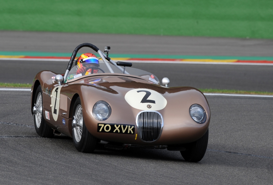 The JD Classics Fangio C-Type qualified in 1st place within the Woodcote Trophy field 