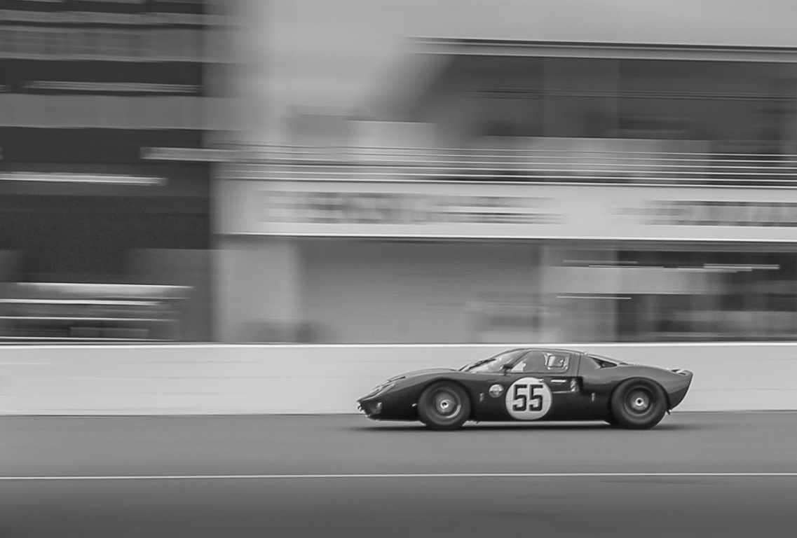 JD Classics provided trackside support for John Young's Ford GT40 as it competed in the weekend's Alan Mann Trophy
