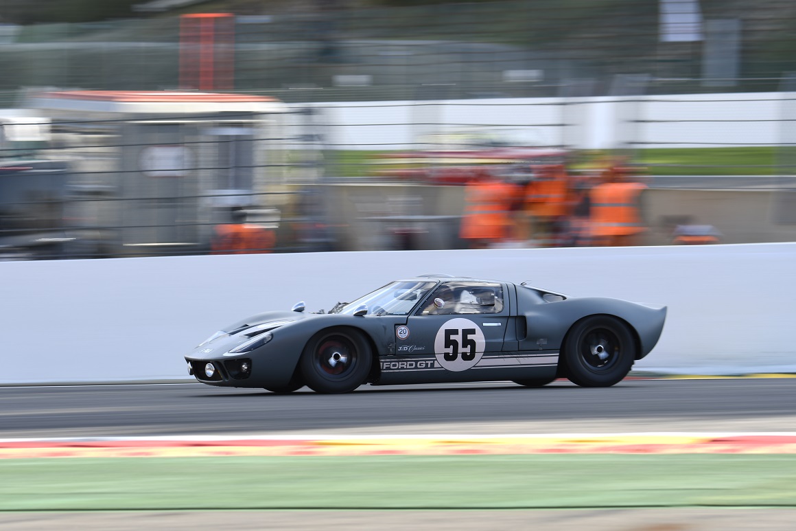 The JD Classics Ford GT40 fought off stiff competition during qualifying for the Six Hour Endurance race to line up in 2nd position on the grid ahead of Saturday afternoon/evening race