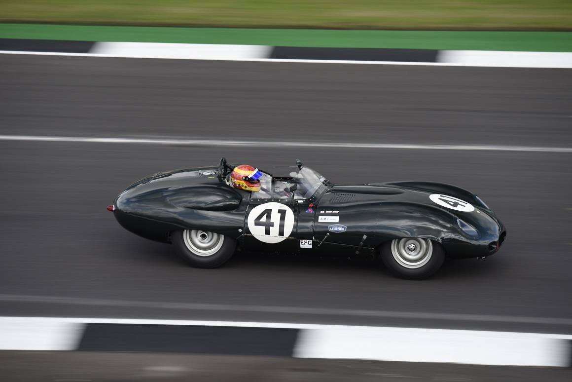 The Costin Lister acheived an impressive 2nd place in qualifying just half a second behind the pole sitting Lotus 15 ahead of Sunday's Stirling Moss Trophy